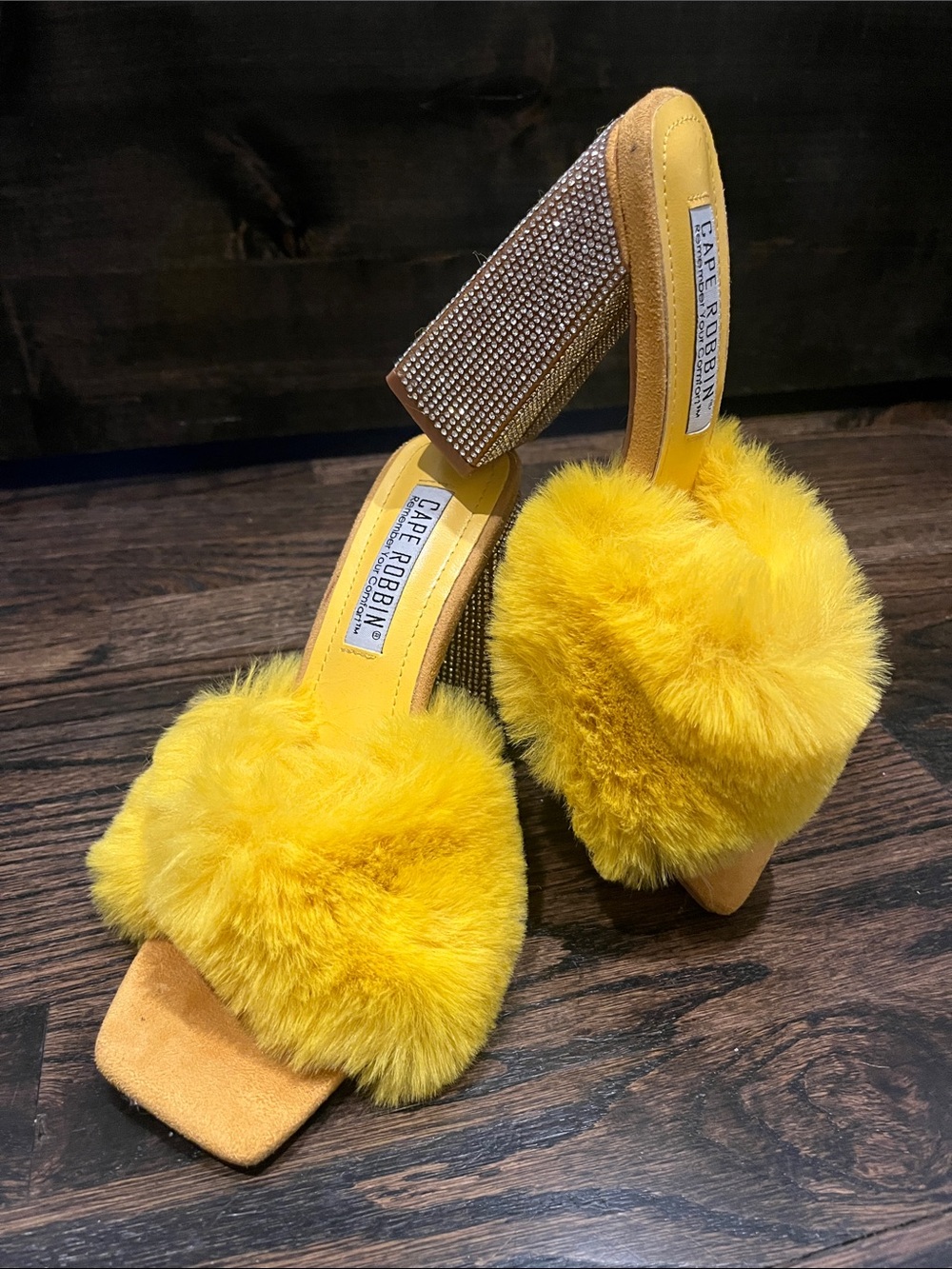 Cape Robbin Yellow Faux Fur Crystal Block Heel Mules size 6.5